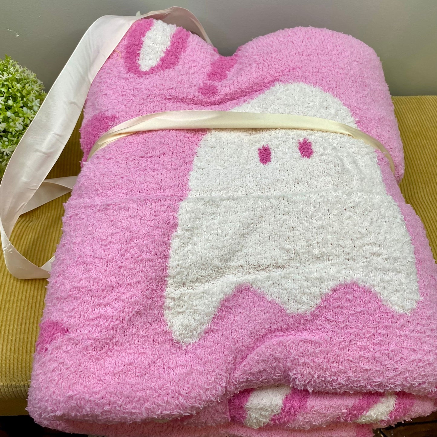 Blanket - Soft Dreams - Double Sided Halloween Ghost Pink Boo